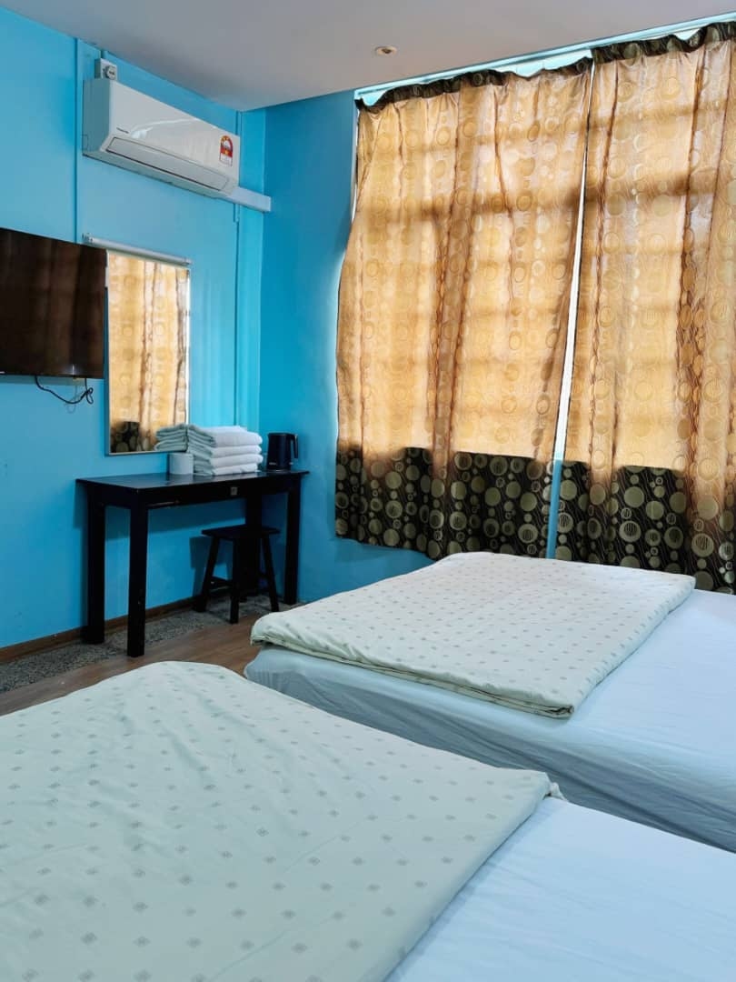 One Queen and One Single Bed Rooms